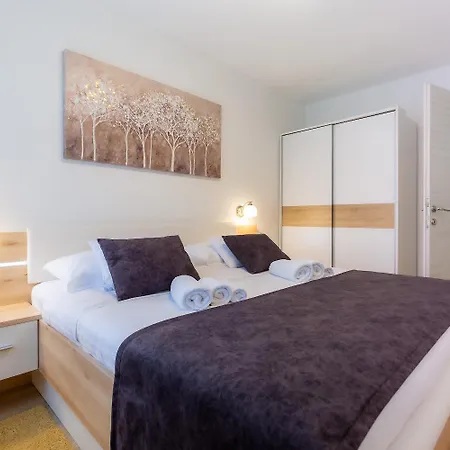 Apartman Angolo Verde Vizinada Exterior photo