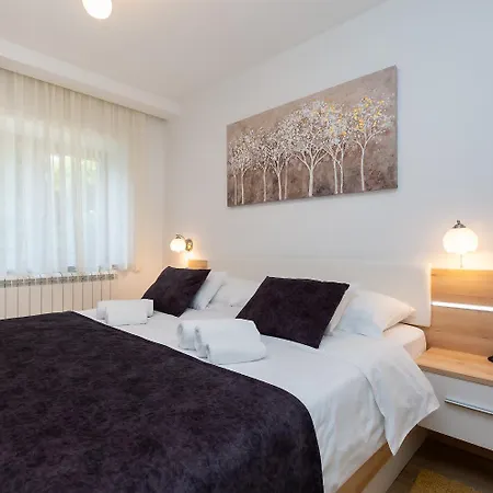 Apartman Angolo Verde Vizinada Exterior photo