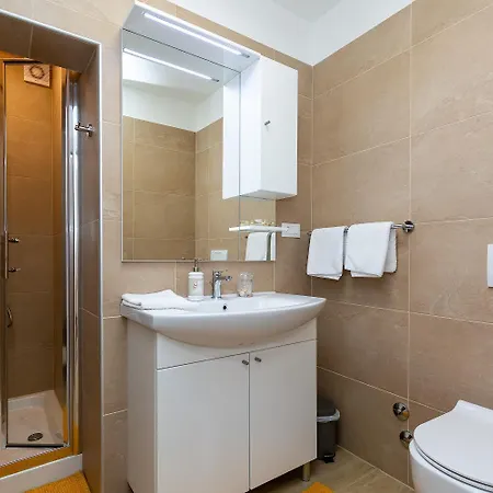 Apartman Angolo Verde Vizinada Exterior photo
