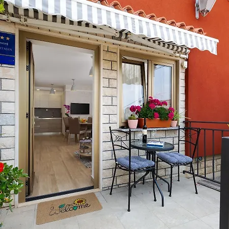 Apartman Angolo Verde Vizinada Exterior photo