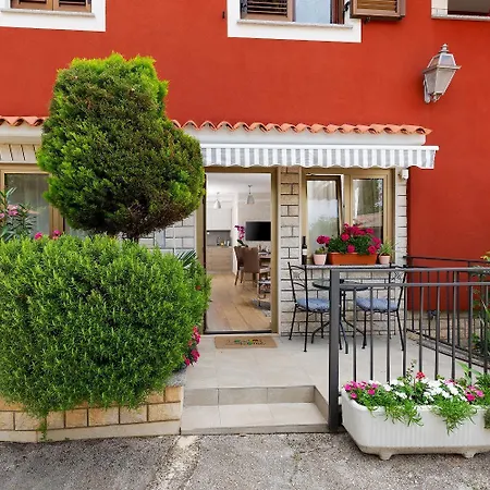 Apartman Angolo Verde Vizinada Exterior photo